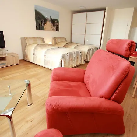 Kaiserallee, 211 Apartment *